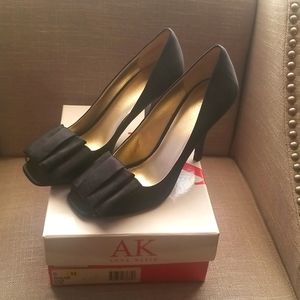 Black Satin Anne Klein dress shoes  size9